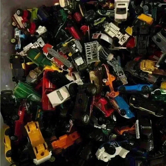 COPY - Mystery Lot of Hotwheels and Matchbox Cars - Picture 3 of 5